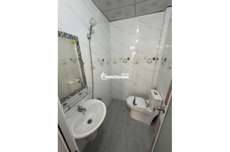 Nhà đẹp ngay Lý Thường Kiệt Q,10-Giá hơn 6 tỷ-hẻm thông nhiều đường-tiện ích xung quanh